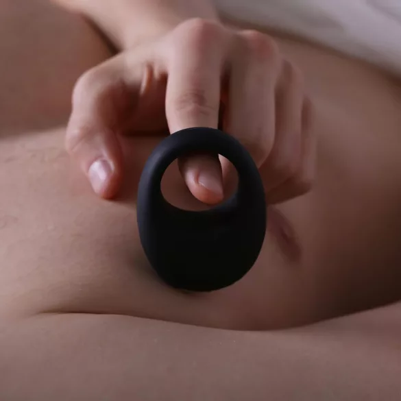 Je Joue Mio - vibracijski obroč za penis - polnilni, vodoodporen - črn