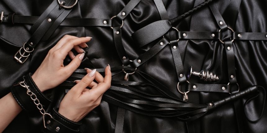 BDSM za začetnike raziskuje vezanje in pripomočke - lovesexshop.si sex shop