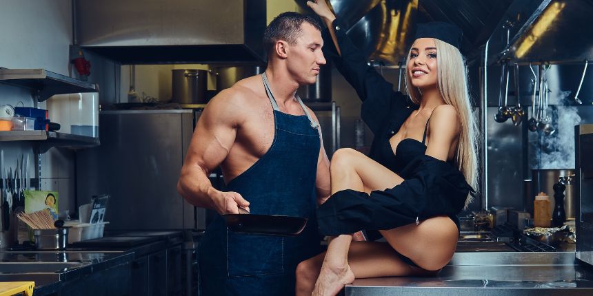 Popolni vodič za seksualne igre vlog (in zakaj jih vsi obožujejo) - lovesexshop.si sex shop